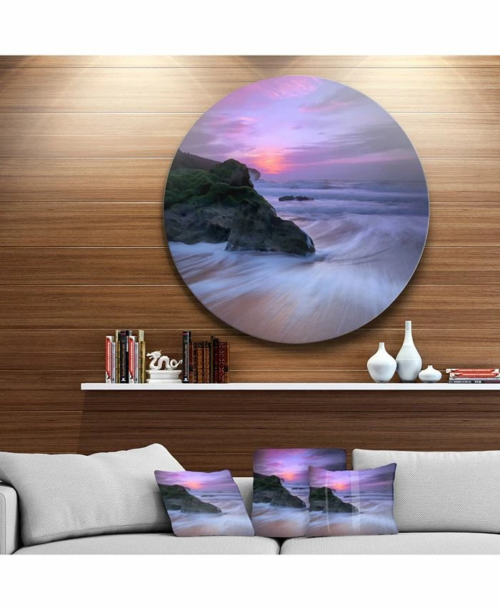 Design Art Art 'Slow Motion Waves On Winch Beach' Seashore Metal Circle Wall Art - 36 X 36