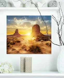 Design Art Art 'Monument Valley At Sunset' Landscape Metal Wall Art - 20 X 12