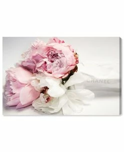 Oliver Gal M Fashion Flowers Giclee Print On Gallery Wrap Canvas Art